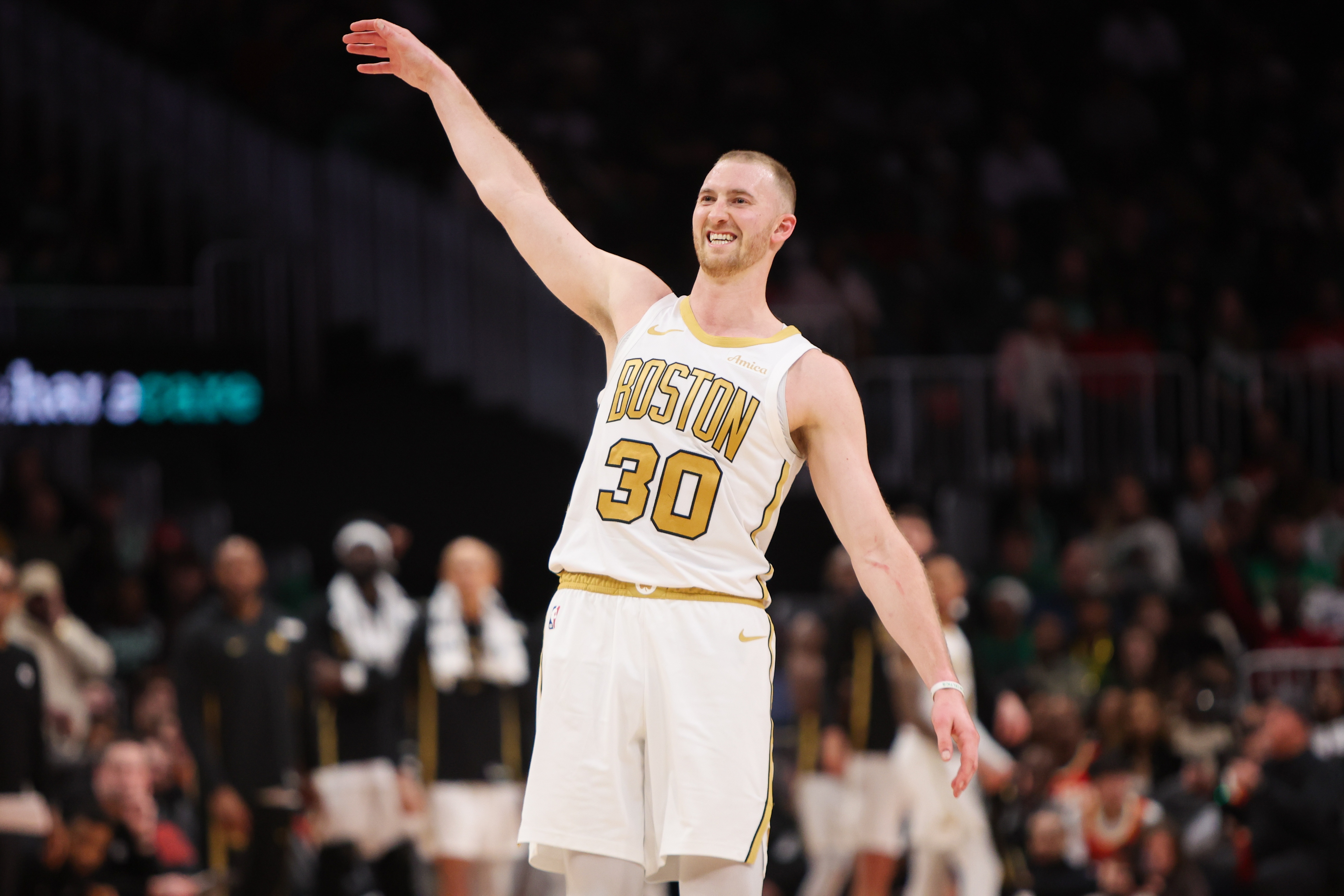 真准啊!豪泽8中6&5记三分拿下17分6板3助